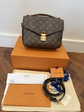 Louis Vuitton Pochette Métis