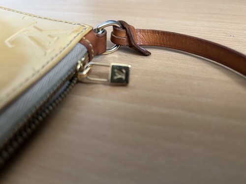 Louis vuitton beige monogram - beige,
