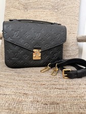 Louis Vuitton Pochette Métis
