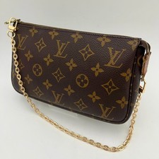 LOUIS VUITTON Pochette